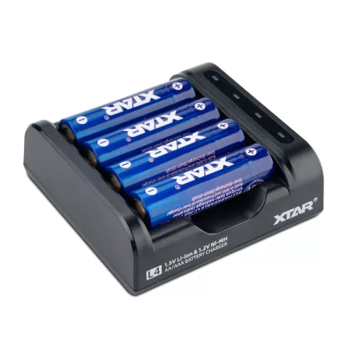 Xtar L4 akkumulátor töltő AA/AAA Li-ion 1,5V/NiMH
